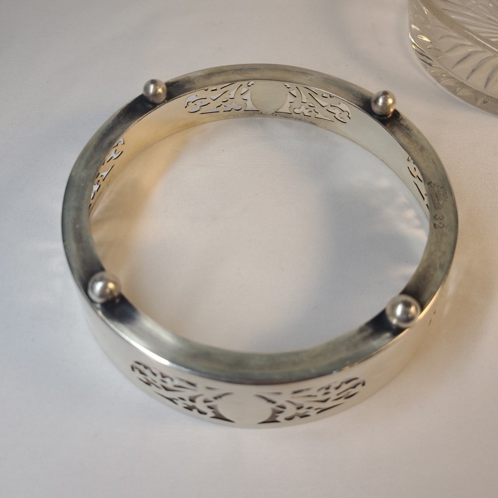 Meriden Silverplate Cut-out Base Holder and Glass Insert Bowl