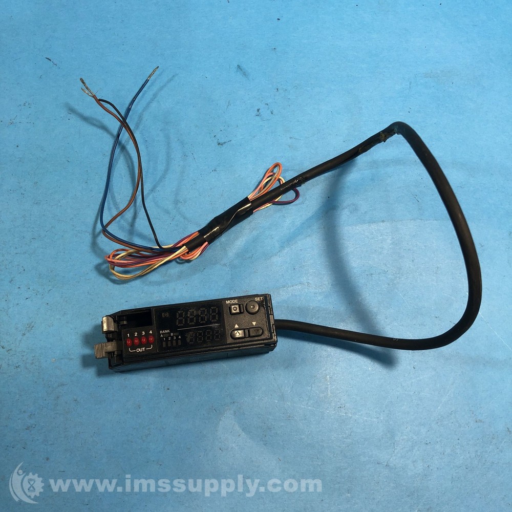 Keyence CZ-V21P Amplifier Unit, Main Unit, PNP USIP