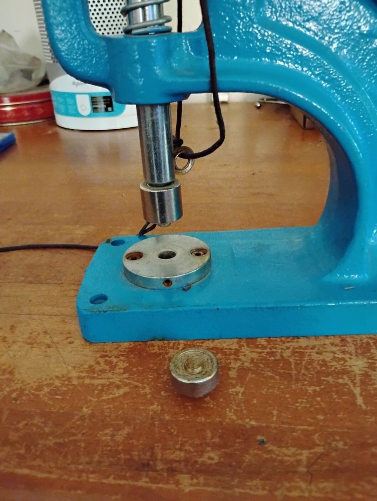 GEN II Grommet Machine Used Applicable for Banners