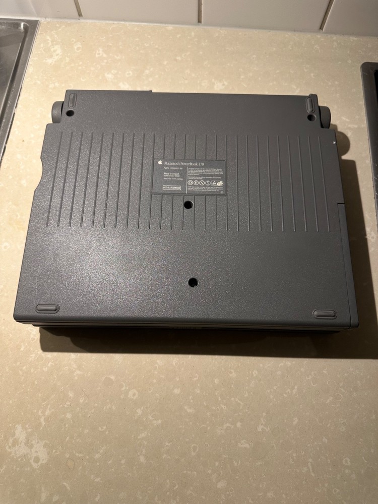 Apple Macintosh PowerBook 170 + Apple QuickTake 150 – Complete