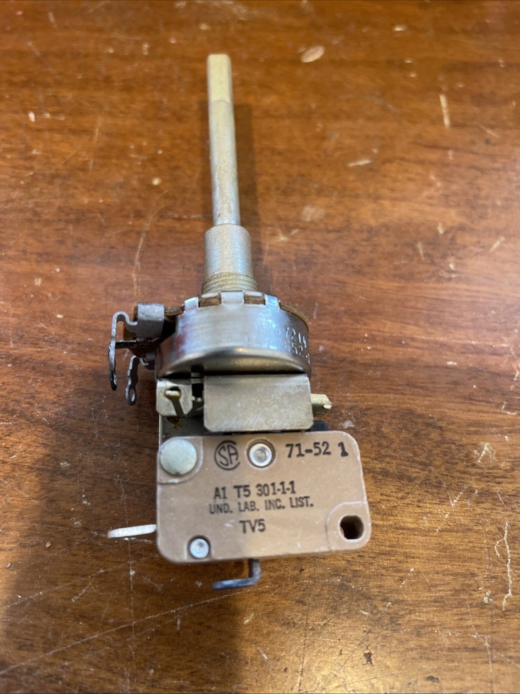 New Old Stock Vintage RCA Variable Resistor Push Pull Switch Part # 137033