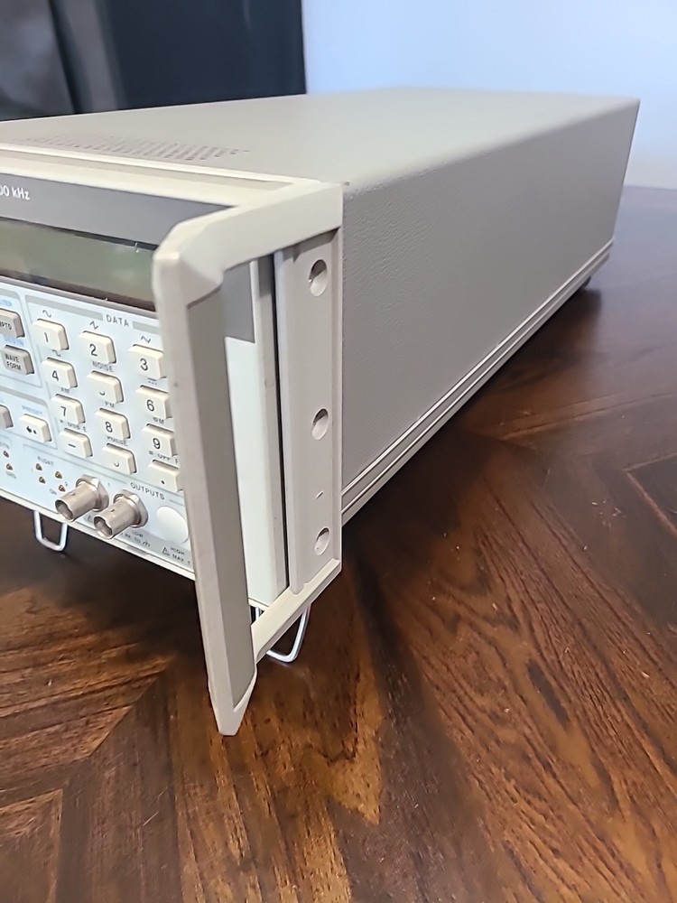 HP 8904A Multifunction Synthesizer DC 600