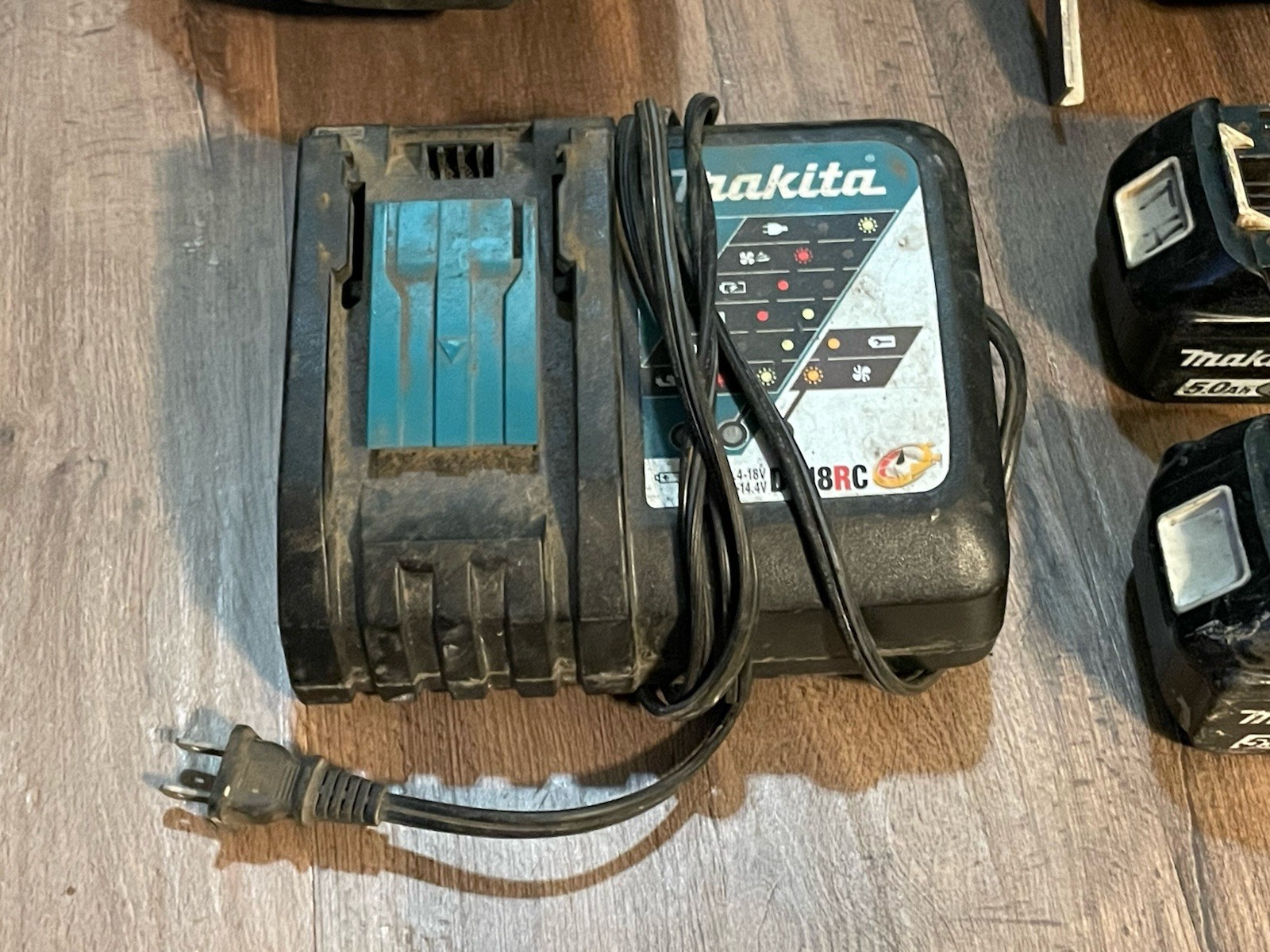 MAKITA XBP02 18V Portable Bandsaw w/ Charger, & (2) 5ah Batteries