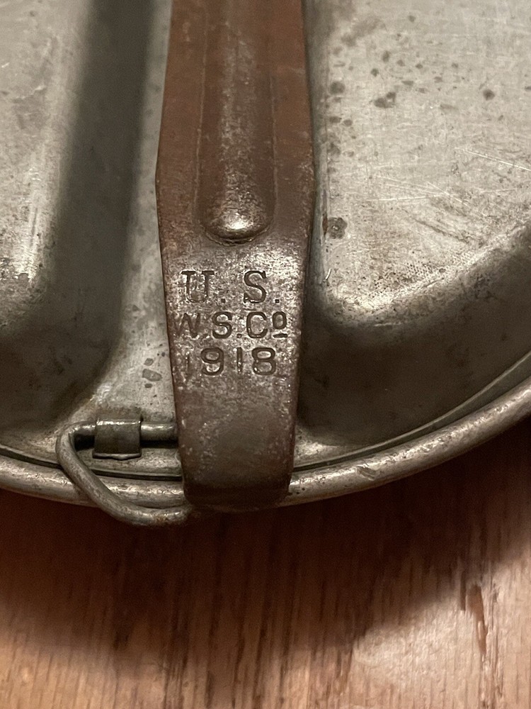 2 Original WW1 & WW2 US mess kits 1918