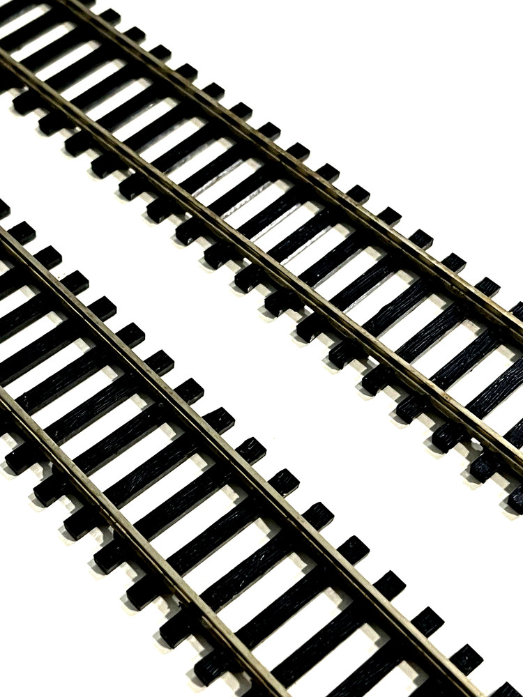 Mainlin 00 Scale 2 x Long Straight Train Track