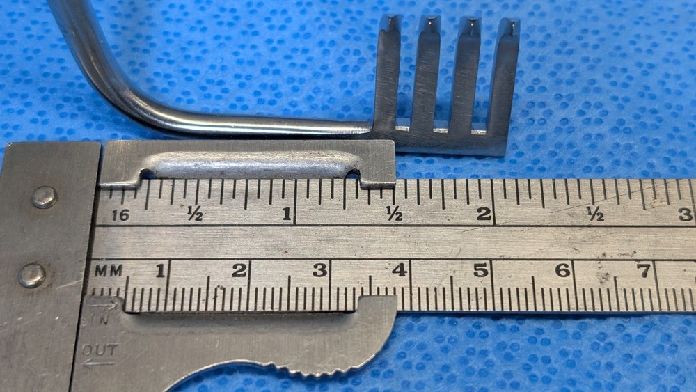 Boss Instruments REF 73-1197S Adson Cerebellum Retractor 7 1/2″ Angled 90° Sharp
