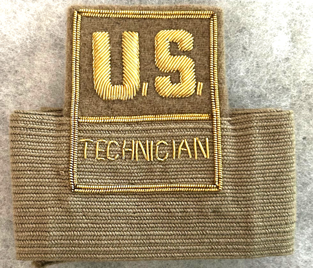 WWII US Technician Visor Cap Badge