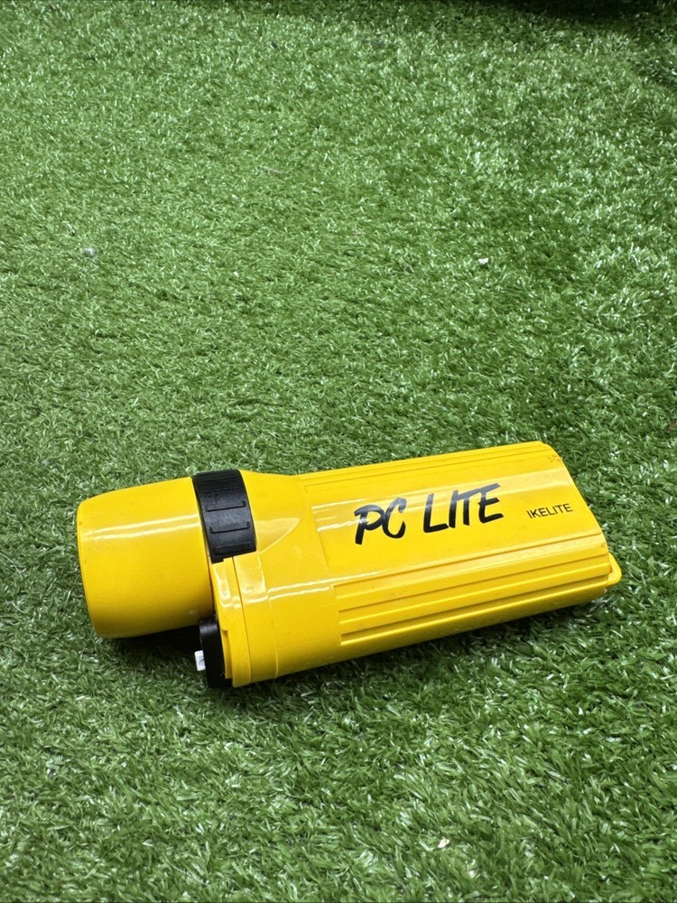 Ikelite PC Lite Diving Flashlight.    N