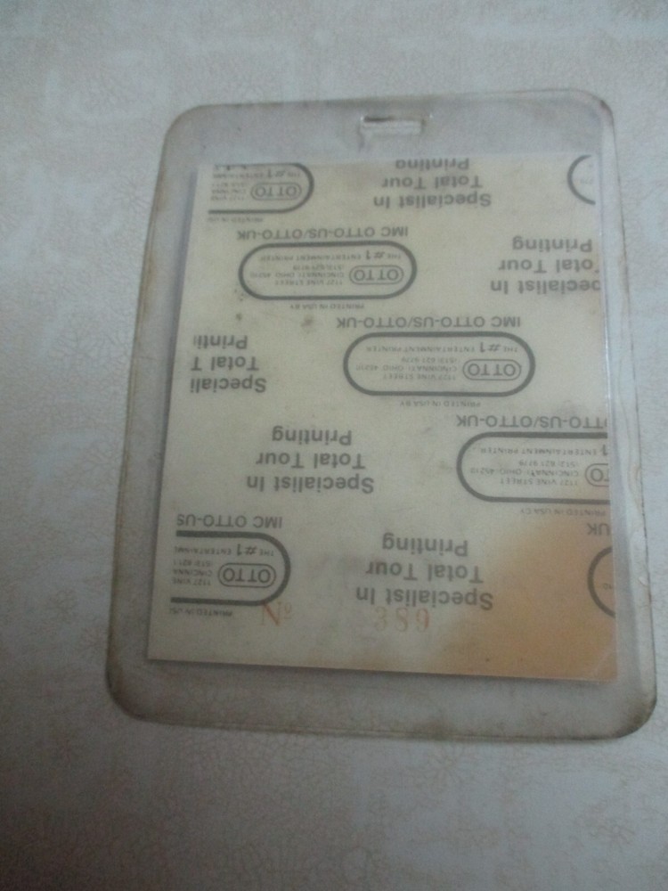 ACE FREHLEY KISS FREHLEY'S COMET BACKSTAGE & NUMBERED TOUR ISSUED LAMINATED PASS