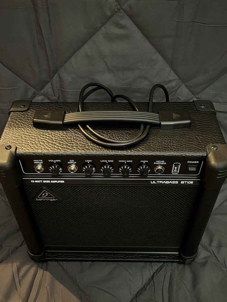 Behringer Ultrabass BT108 15-Watt Solid State Bass Combo Amplifier