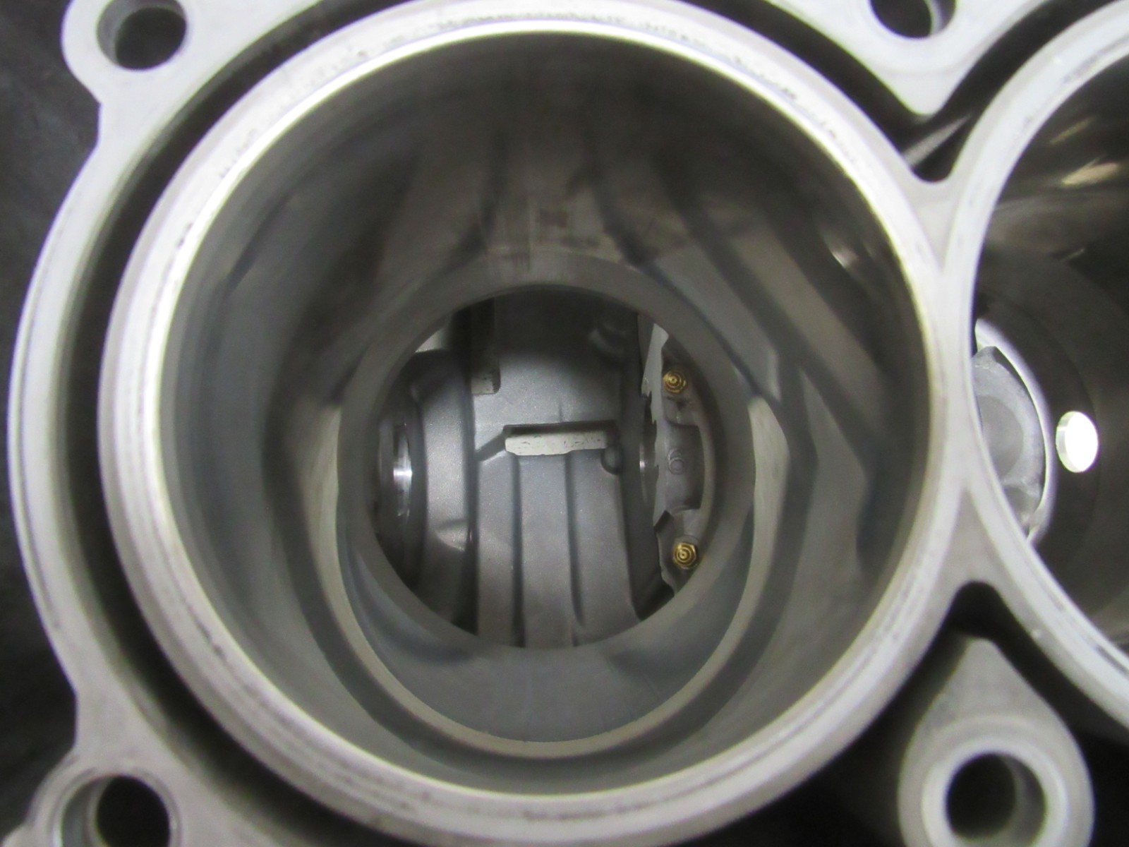 21 KTM 890 ADVENTURE R CASES ENGINE CRANK CASE CYLINDERS STOCK OEM #2361