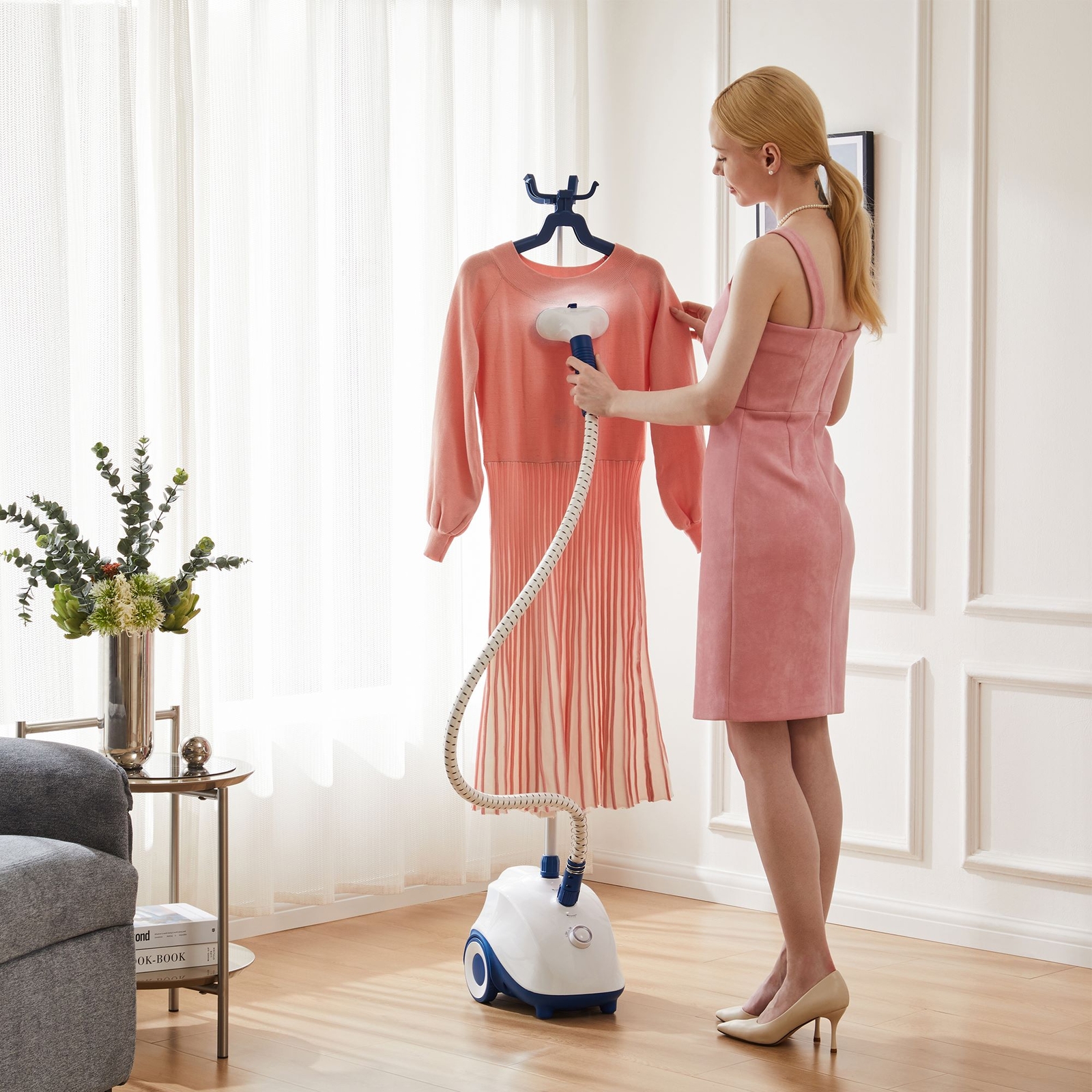 Standing Garment Steamer with Roll Wheel Wrinkle Remover for Clothes Water Tank