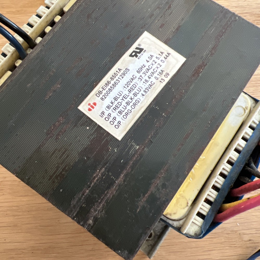 DB-E186-8551A Power transformer