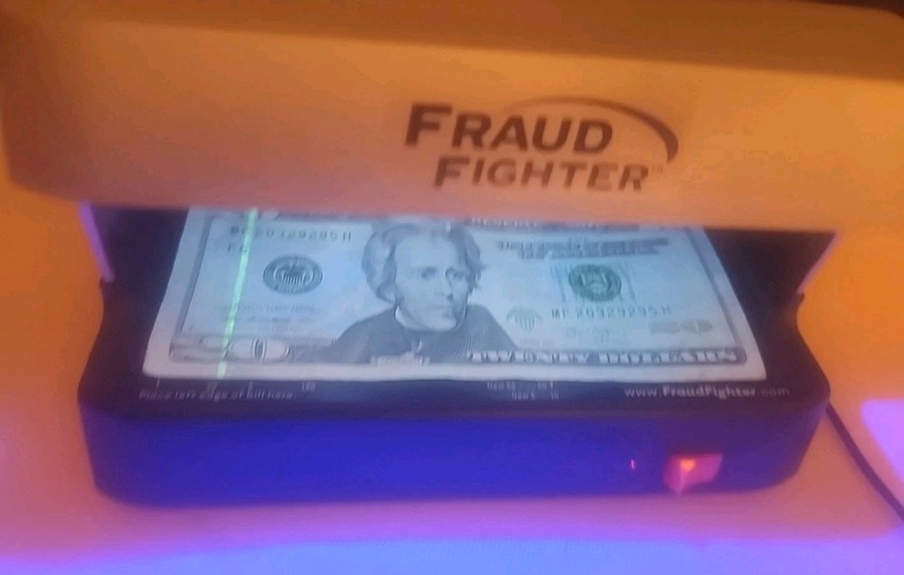 ULED-2000 Uv Counterfeit Detector, 2 Bulbs