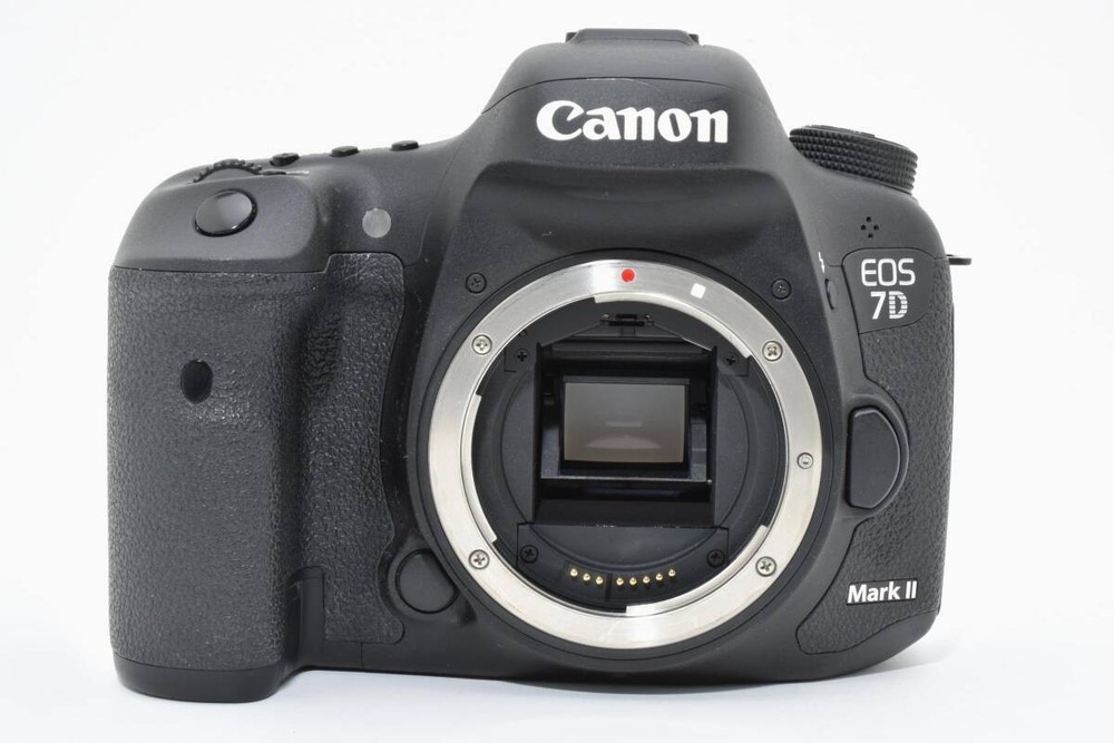 , approximately 8,972 shutter count, Canon EOS 7D Mark II #1555J