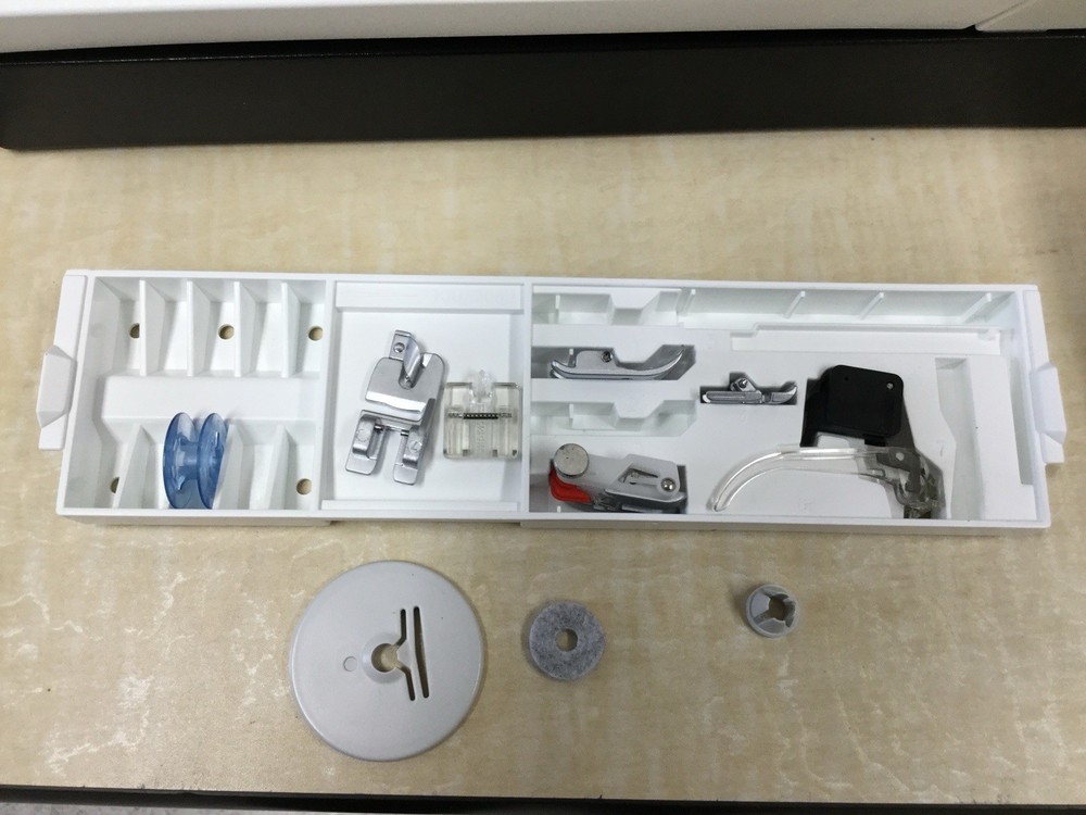 Pfaff Select 4.2 Sewing Machine with IDT