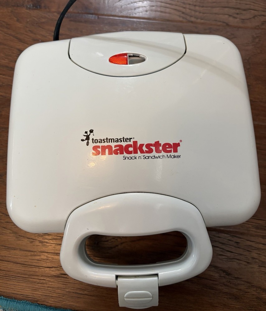 Toastmaster Snackster Non-Stick Sandwich Maker