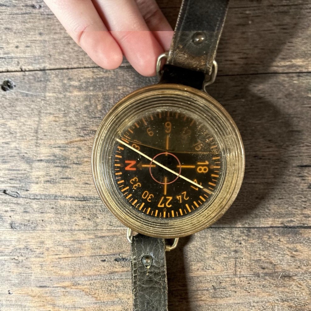 WW2 German Luftwaffe Flight AK39 Wrist Compass