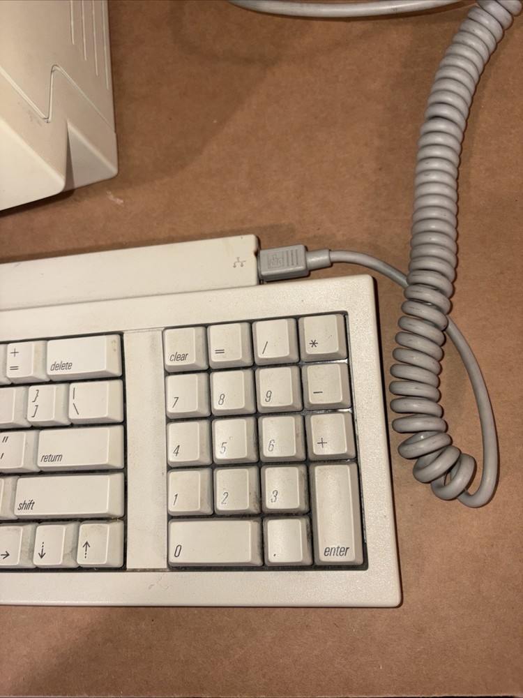 Apple Macintosh Classic M0420