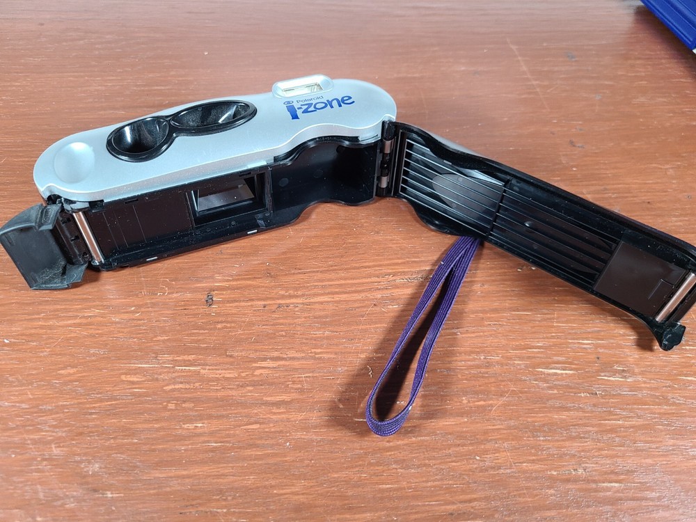 Polaroid I-Zone Instant Pocket Camera - (Untested) Used Silver