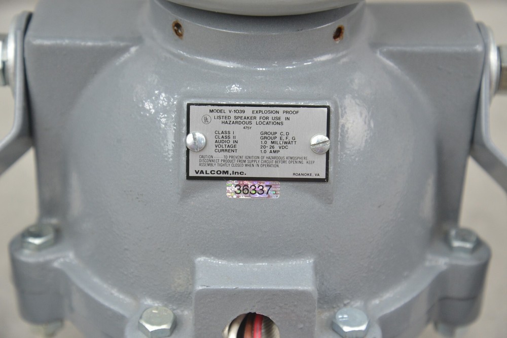 Valcom V-1039 Explosion Proof Paging Horn/Amplifier Assembly & Mounting Bracket