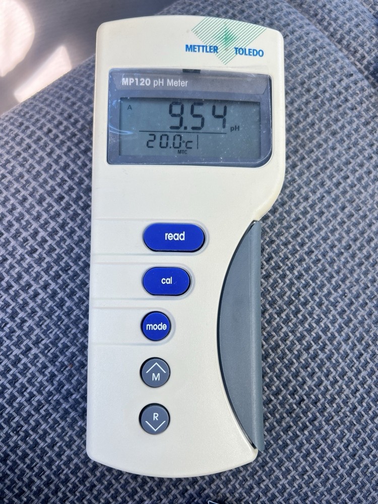 Mettler Toledo MP120 pH Meter