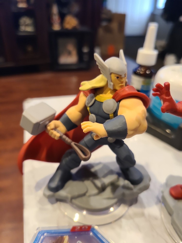 Disney Infinity 2.0 Marvel Super Heroes Xbox 360 Starter Pack Figurines only