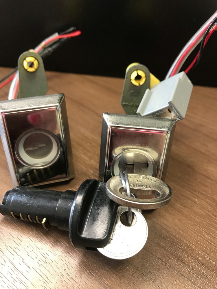 1981-89 Ford Lincoln Mercury Door & Trunk Lock Set, Lighted Rectangular Face NOS