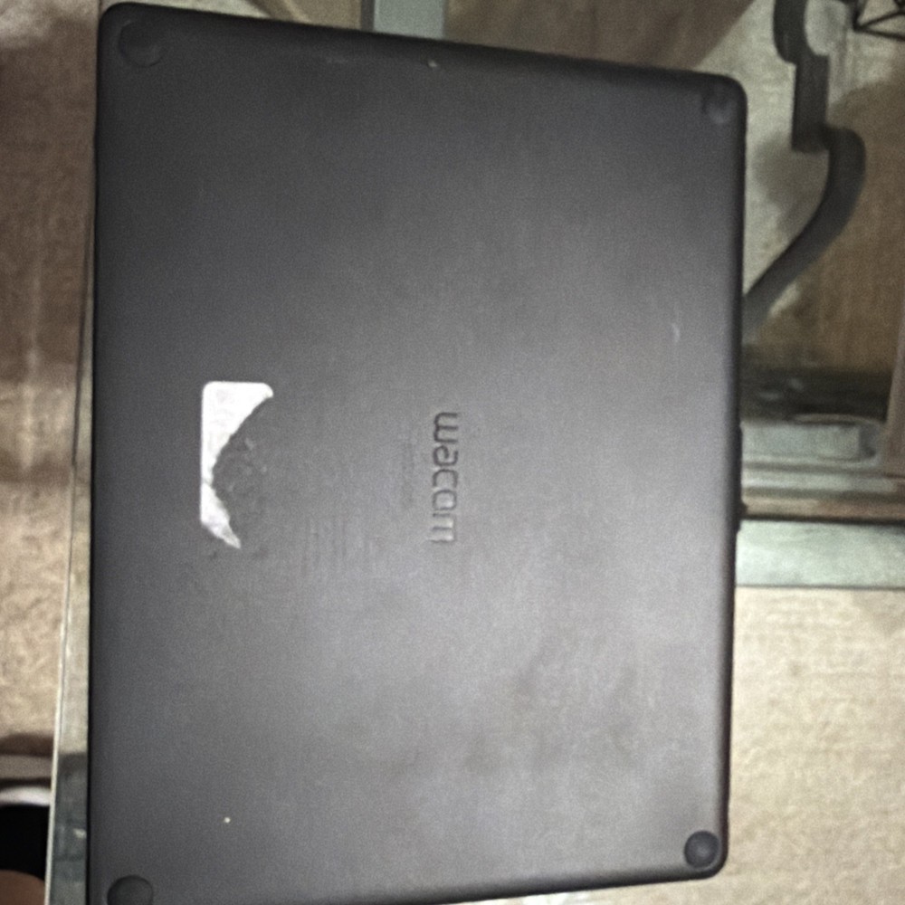 Wacom Intuos Medium Wireless Graphics Tablet - Black, Used