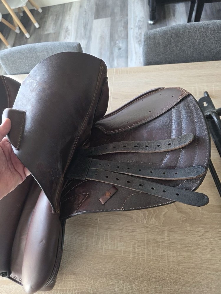 Devoucoux Brown Leather Jump Saddle + Wall Mount Rack
