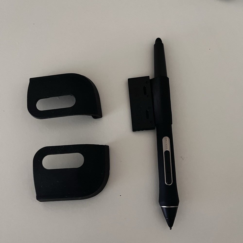 Wacom Cintiq 16 Creative Pen Display with Accessories