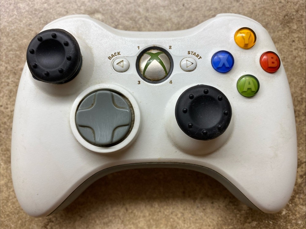 Official Microsoft Xbox 360 White Wireless Controller OEM w/THUMB COVERS!