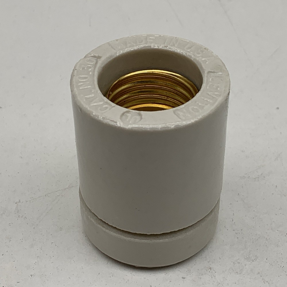Leviton No. 30 Two Piece Keyless Lampholder Light Socket E26 Medium Base