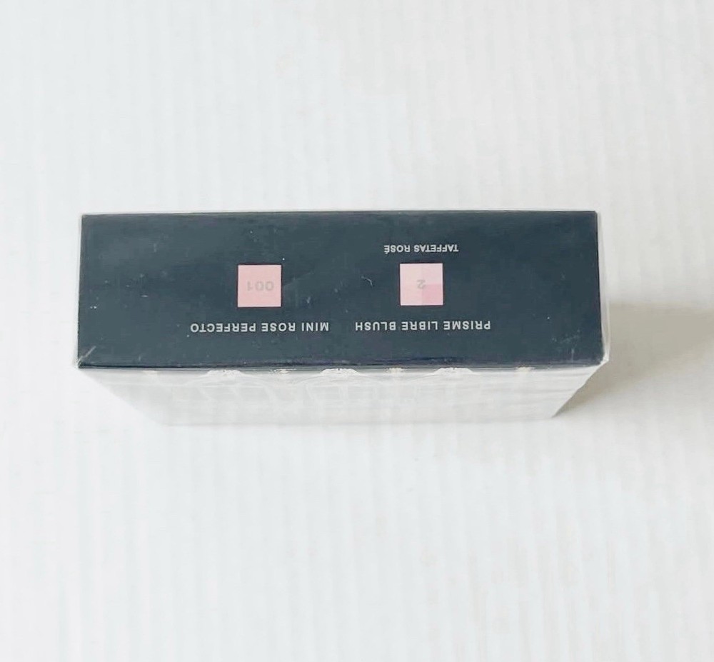Givenchy The Prisme Libre Blush & Perfecto Mini Lip Balm Set