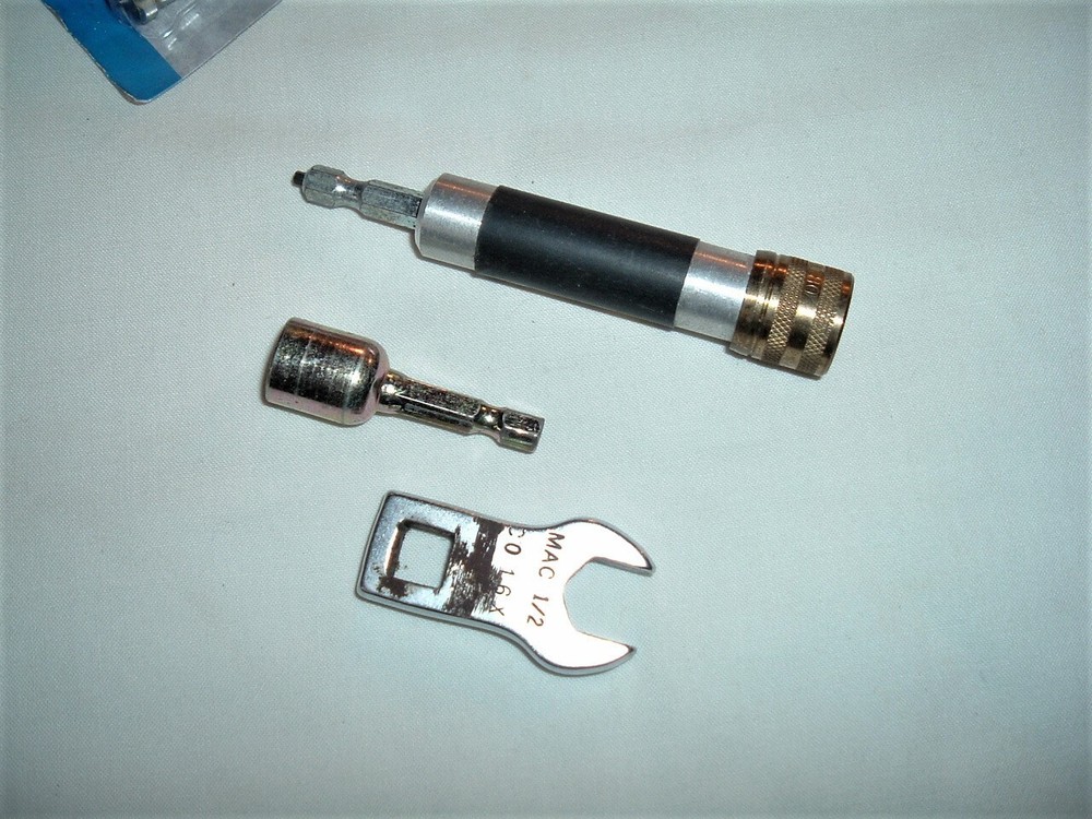 NEW DRYWALL SCREW SETTERS PLUS EXTRAS