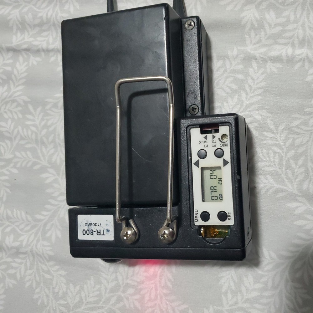 RADIOCOM TR-800 WIRELESS BELTPACK TRANSCEIVER