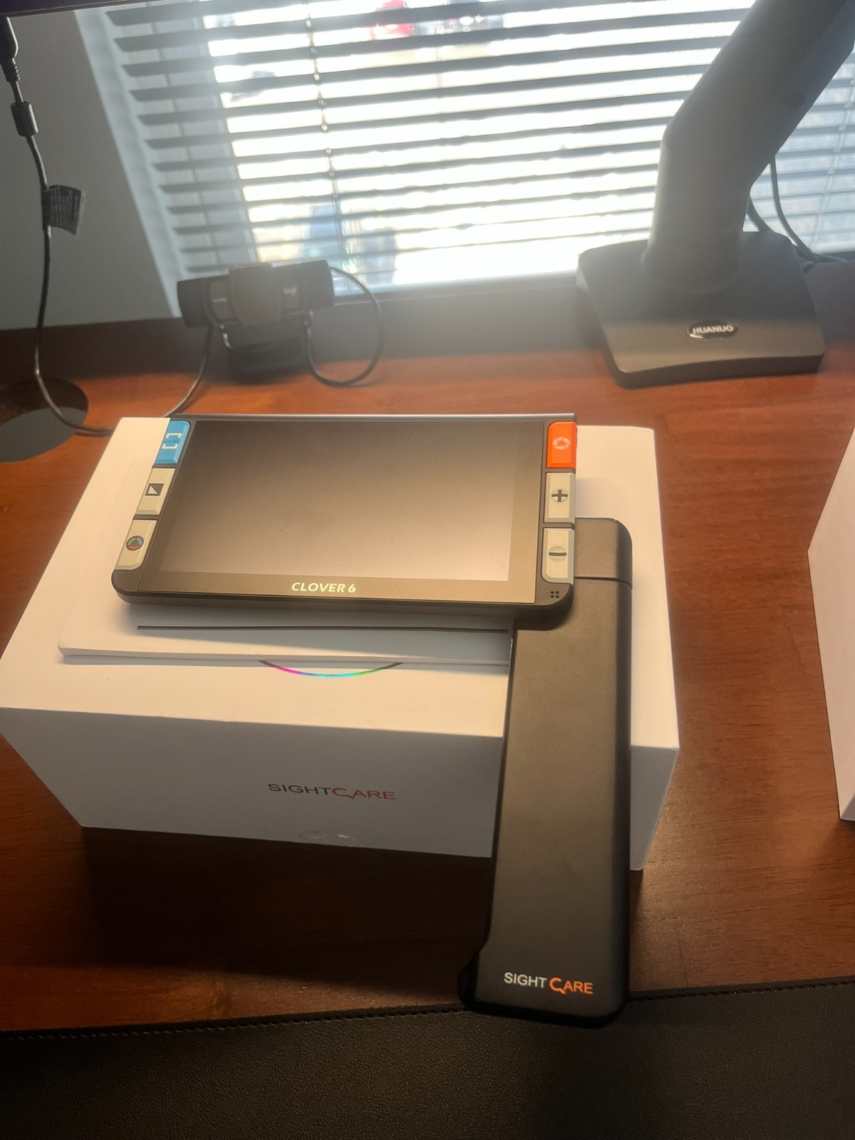 Clover 6 HD-Handheld Video Magnifier