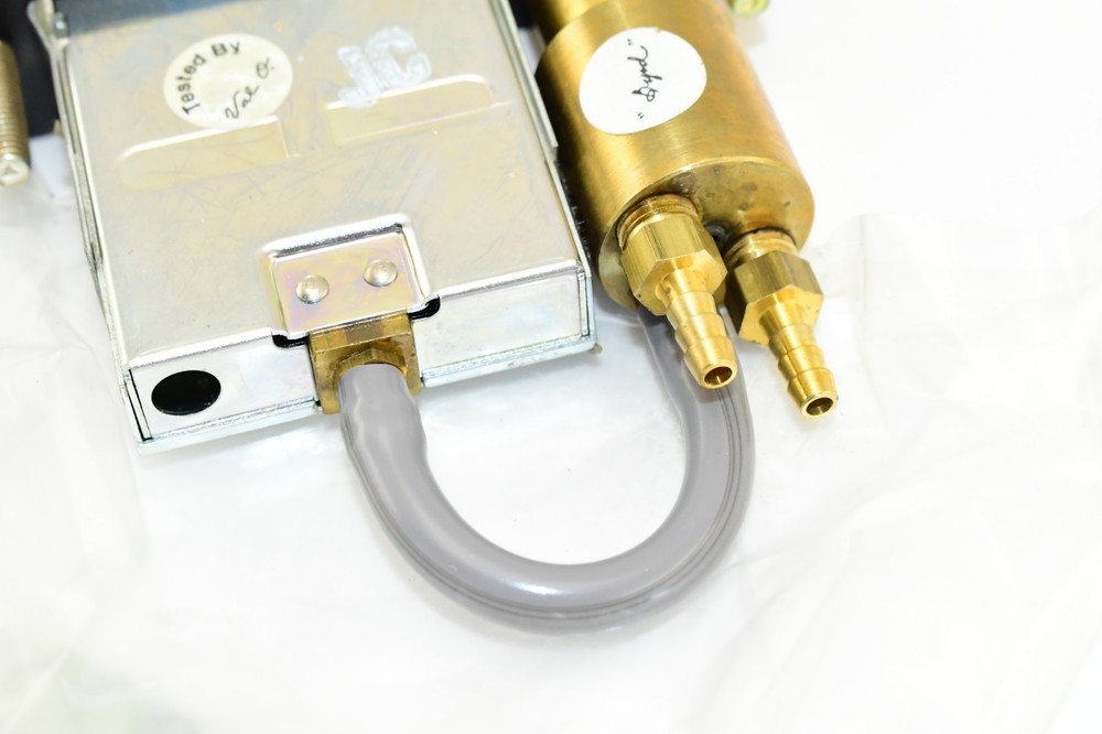 Fairchild Mini Loading Panel Station, Brass Regulator Model 70B MPL-70-PH-100-60