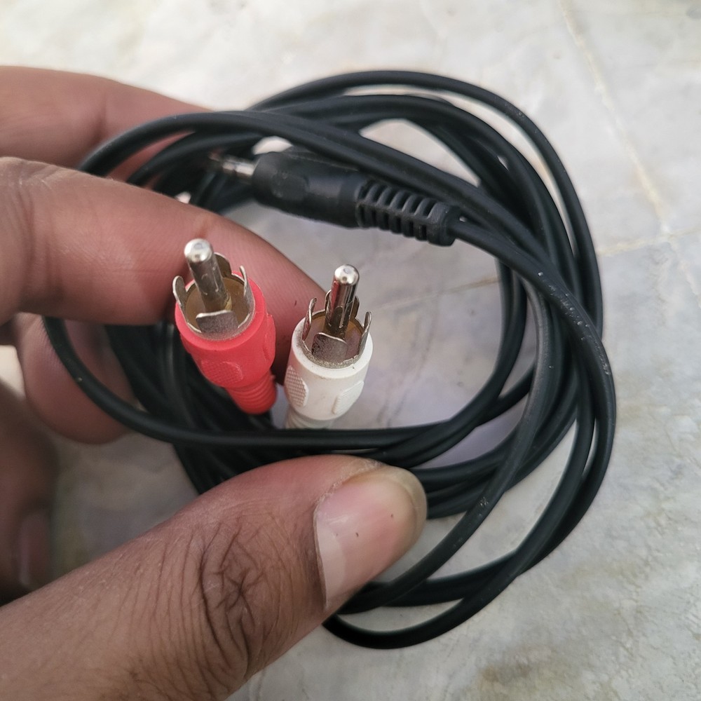NEW High Quality AUX to RCA Cable (69")
