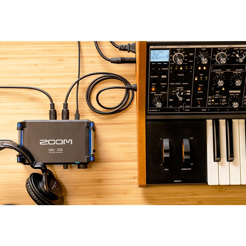 Zoom UAC-232 USB 3.0 Audio Interface