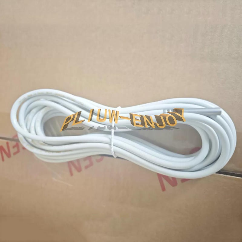 1PCS New Danfoss AKS12 084N0038 Temperature Sensor