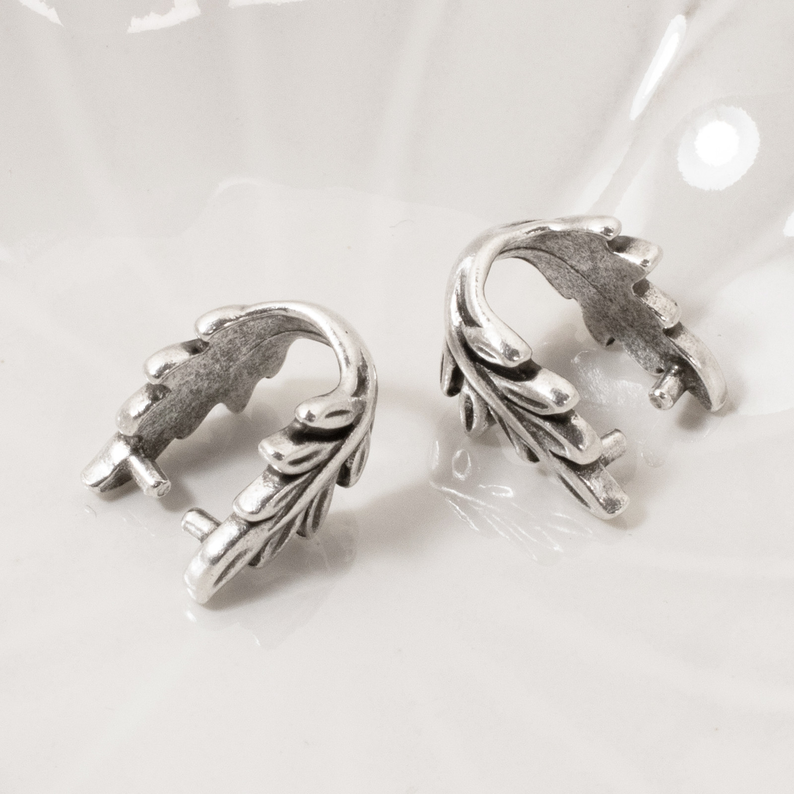4 Silver Leaf Pendant Pinch Bails - Elegant Botanical Design for Jewelry Making