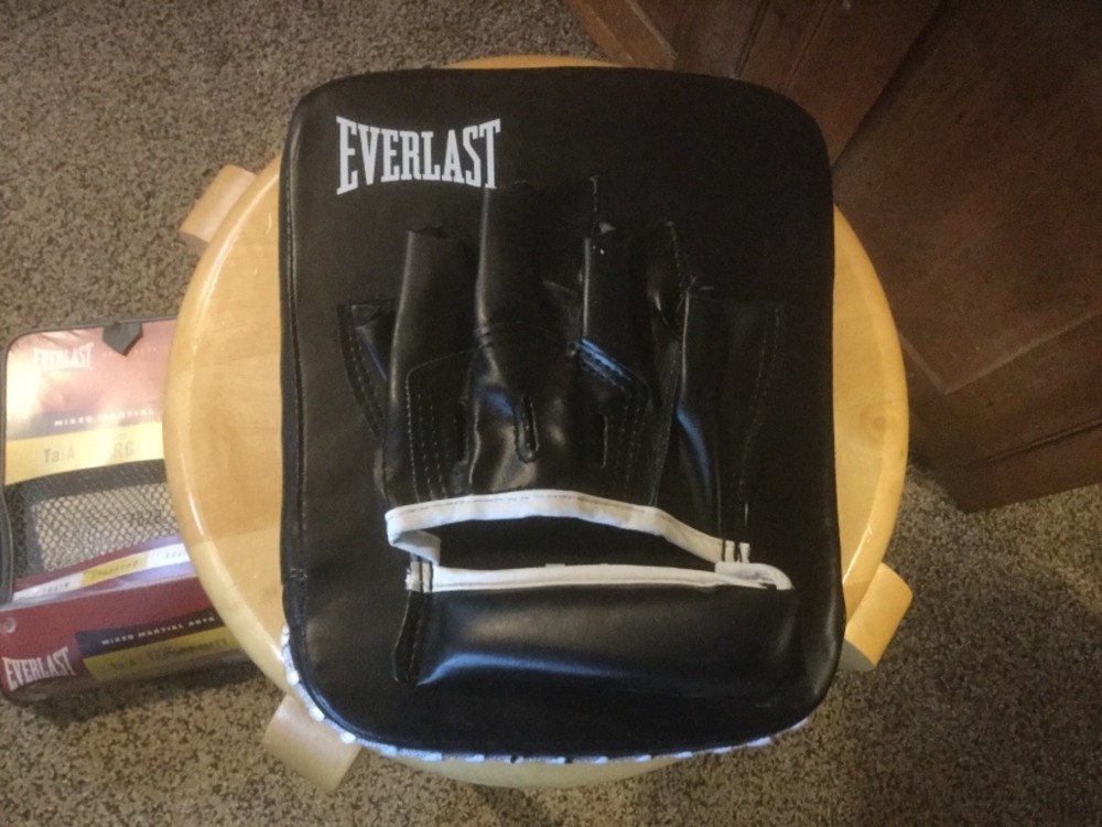 New Everlasting Advanced Target Mitt. Adult. 7526.