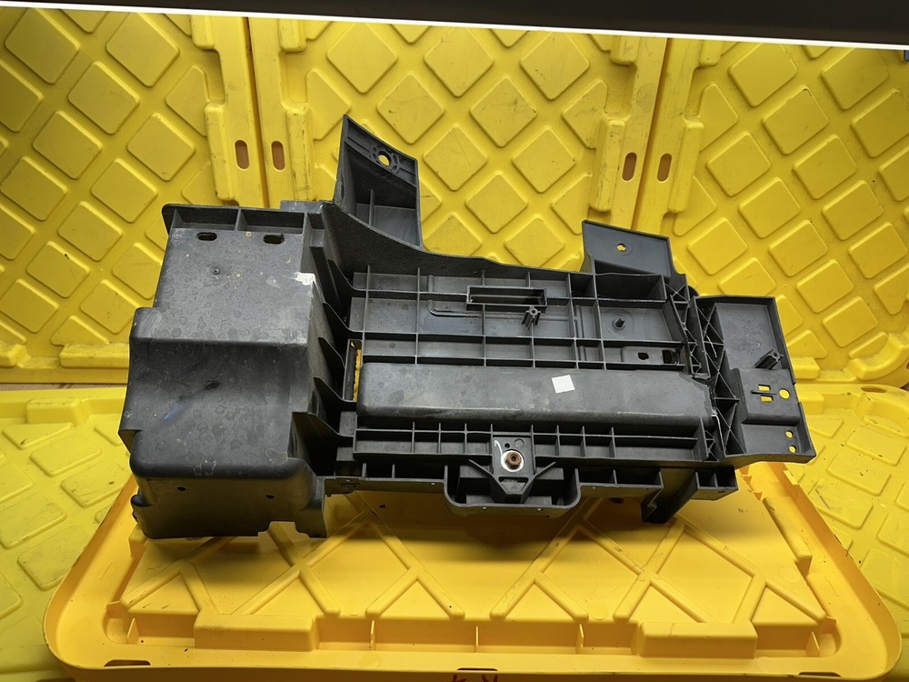 2019 RAM 1500 CREW CAB ENGINE BATTERY TRAY BRACKET HOLDER SUPPORT OEM