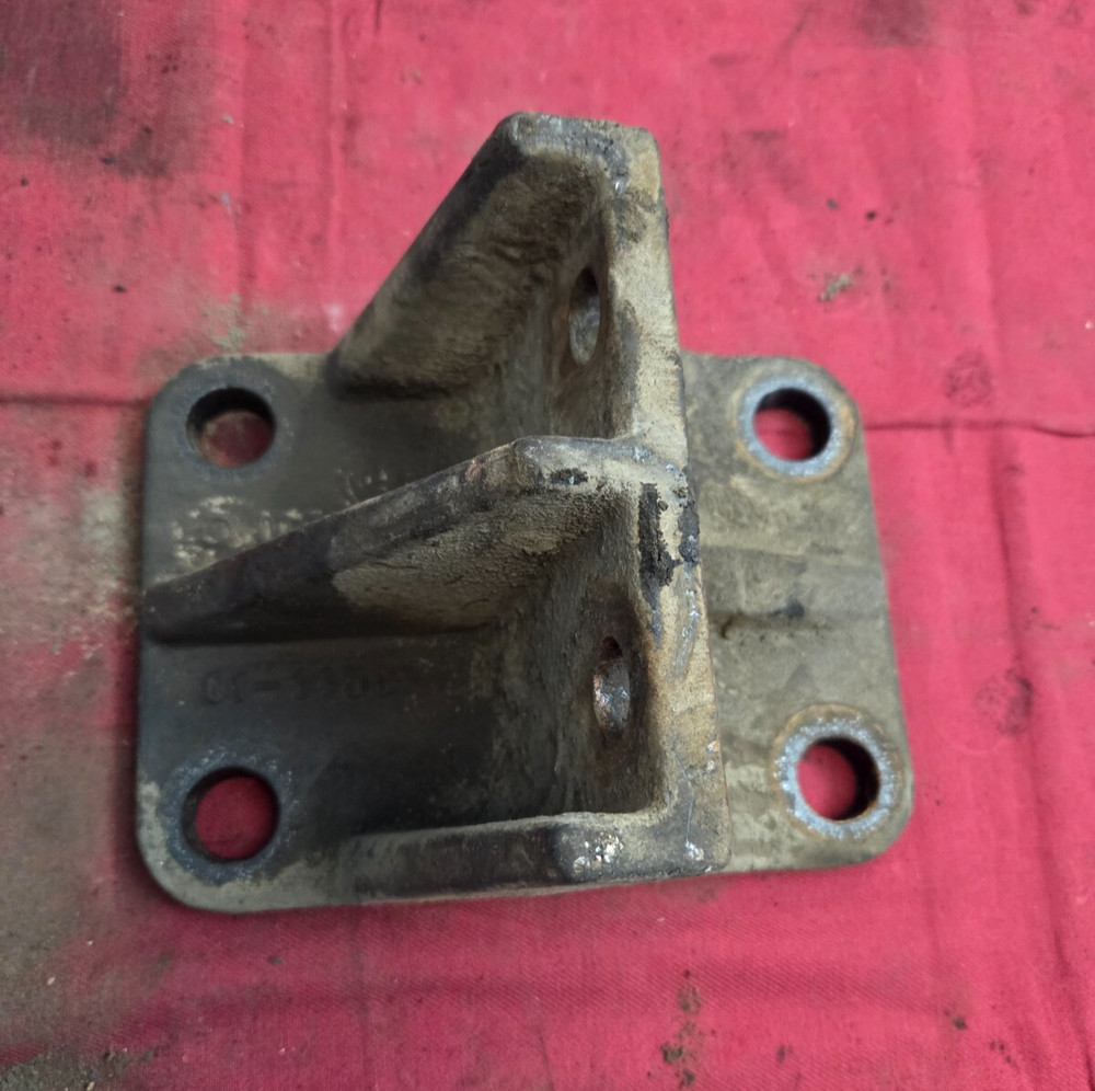 OEM Cummins N14 Celect+ Engine Mount 01-14501 D-12
