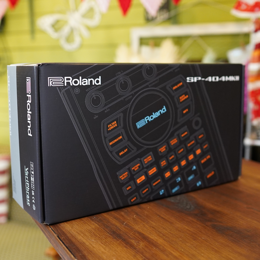 ROLAND SP-404MKII Creative Liner Wave Sampler & Effector Beatmaking Machine