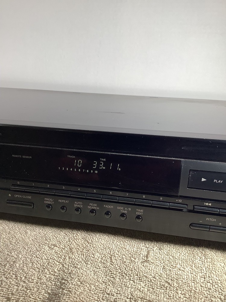 Denon DCD-660 CD Compact Disc CD Player Tested & Working