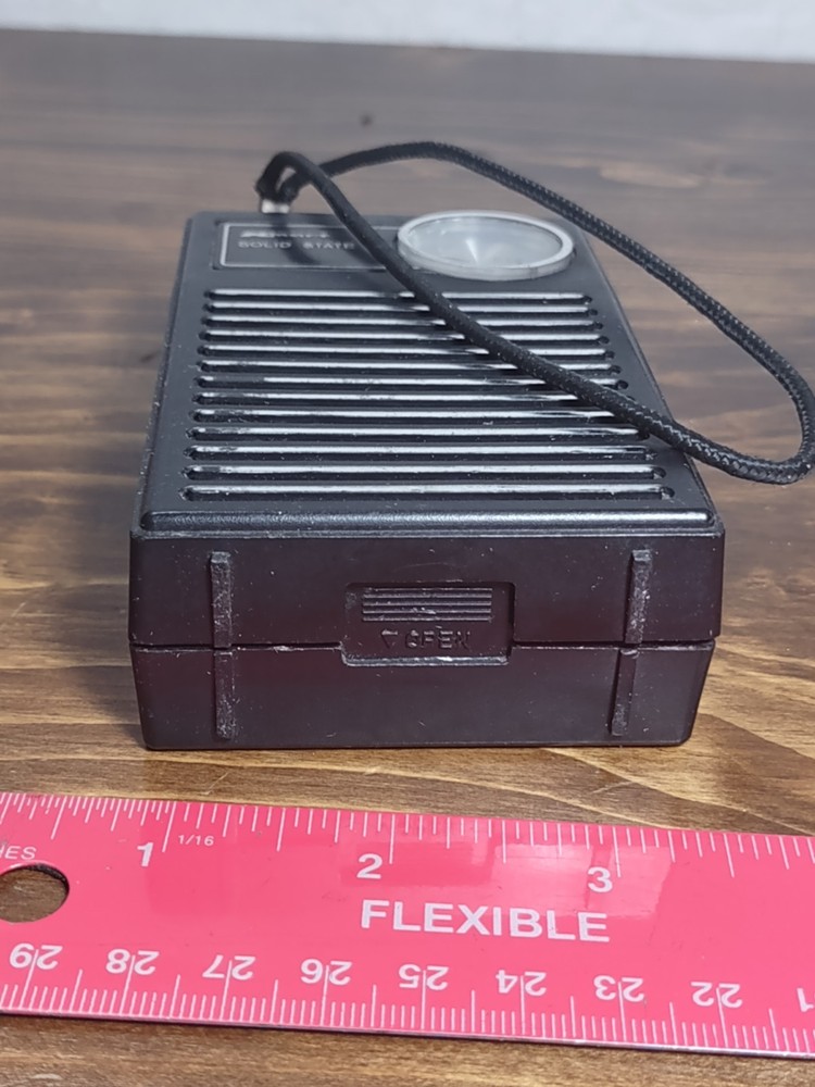 Kmart Solid State AM Transistor Pocket Radio Model 06-31-09