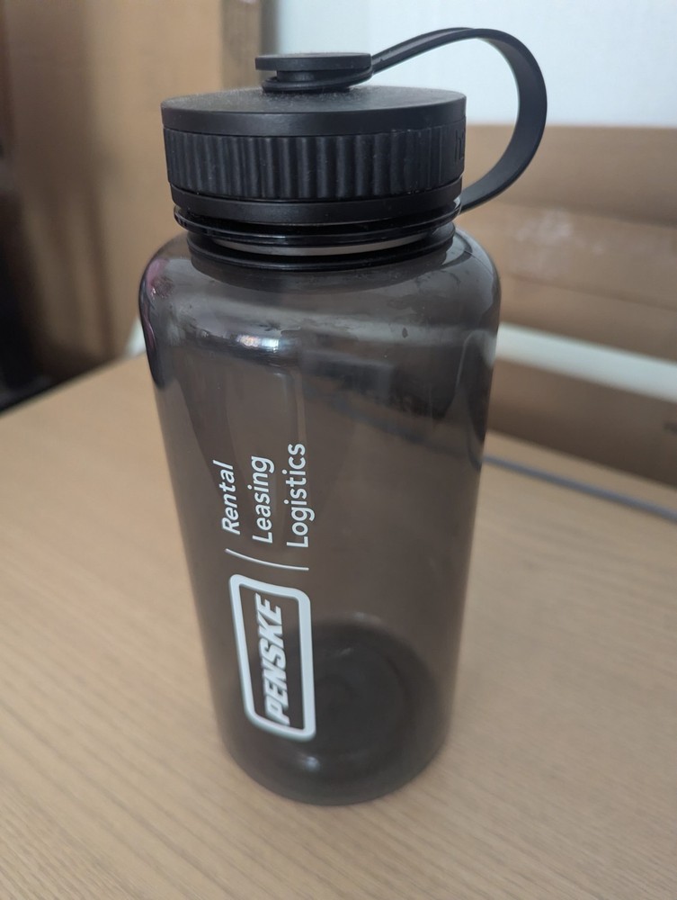 Penske Water Bottle 32 oz