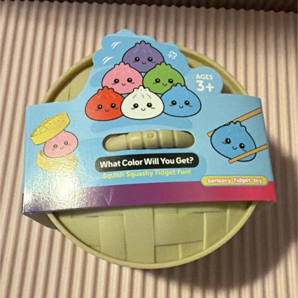 Viral Squish squashy  dumpling fidget toy